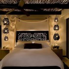 Спальня, восточный стиль, светильники, черный и белый цвет