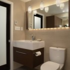 Ванная, современный интерьер, смежный санузел, кафель, несколько светильников, фото интерьера ванной
