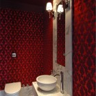 Ванная, современный интерьер, смежный санузел, мрамор, мраморная столешница, раковина-тарелка, светильники, стены и потолок в красных цветах
