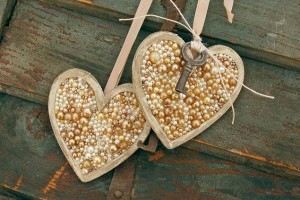 Декор ко дню святого Валентина своими руками: Сердце с бусинами