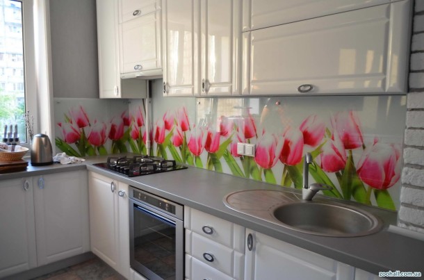 1335696875_kitchen-tulips-1