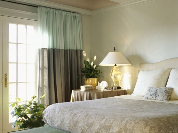 layout-modern-bedroom-curtains-915x686