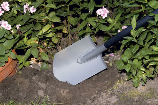 5 важных советов по выбору лопаты для дачного участка
