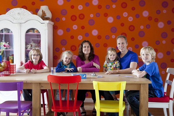 Квартирный тур: красочный дом для большой семьи
