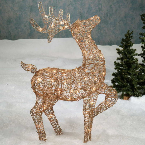 Outdoor-Lighted-Christmas-Decoration-Ideas-With-Animal-Deer