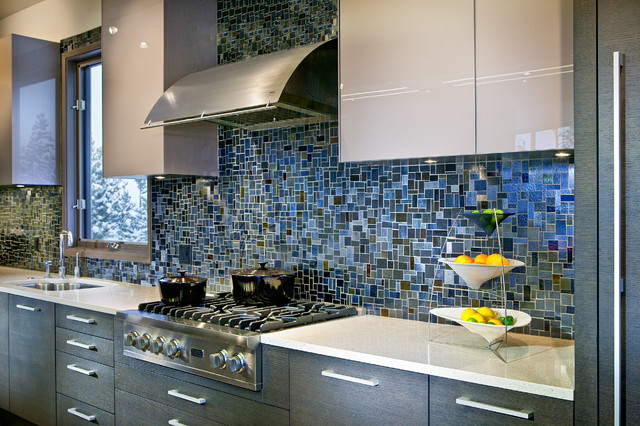 Как использовать мозаику в интерьере кухни