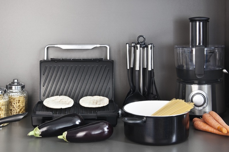 Вытяжка и другие устройства: топ-5 полезных кухонных приборов по версии украинцев