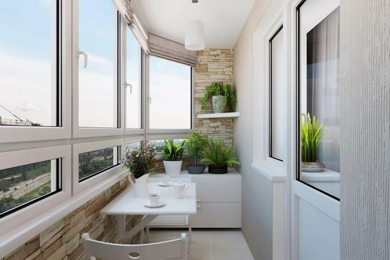 Компания «Стандарт Окна»: функциональное и декоративное обустройство балкона под ключ